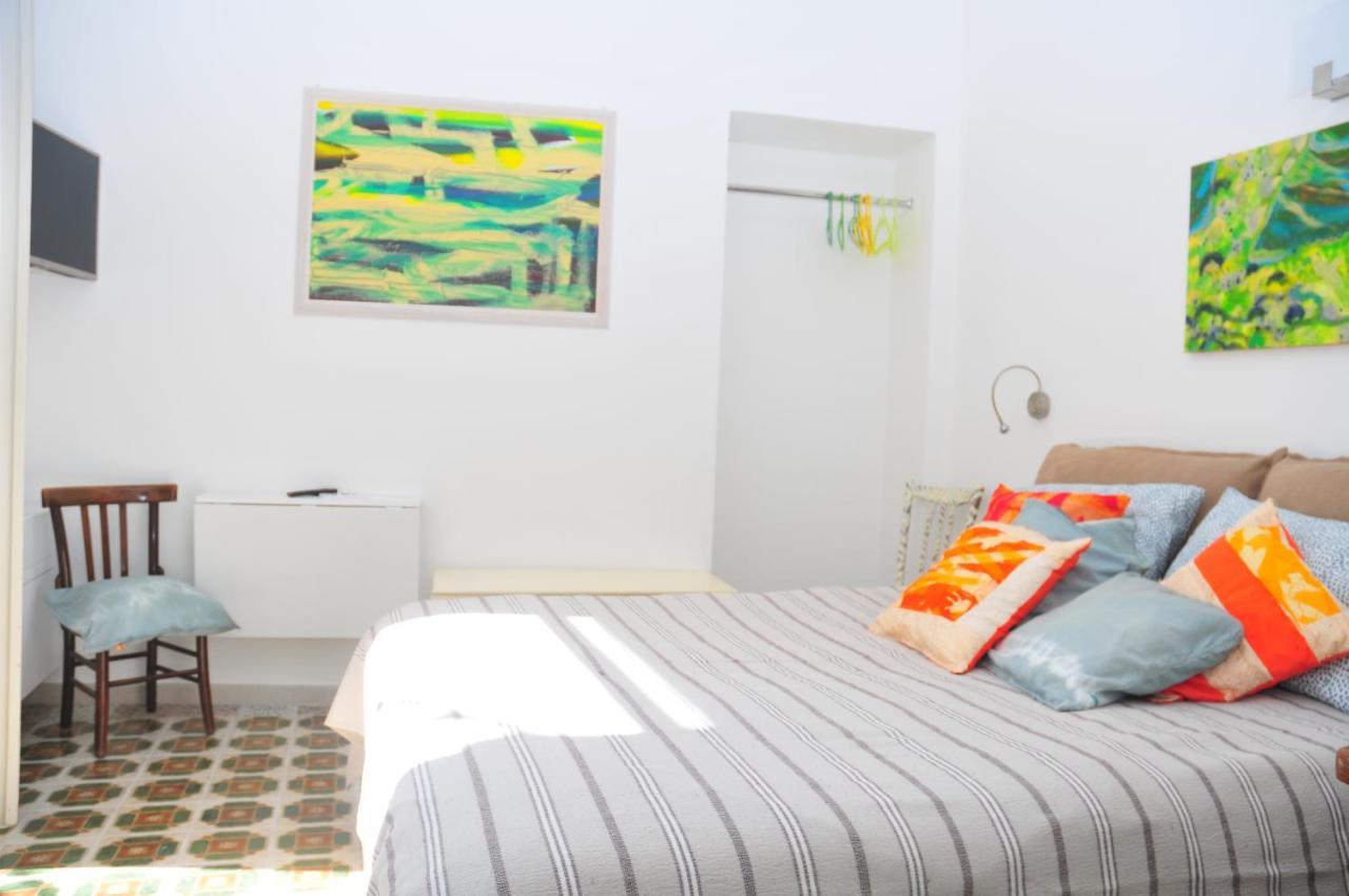 Il Giardino Di Tatiana Rooms & Breakfast La Maddalena  Exterior photo