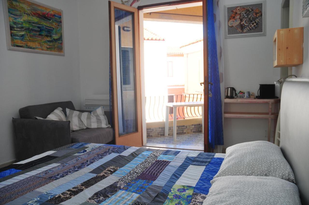 Il Giardino Di Tatiana Rooms & Breakfast La Maddalena  Exterior photo