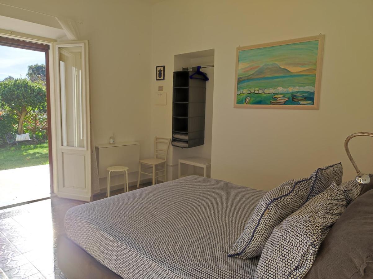 Il Giardino Di Tatiana Rooms & Breakfast La Maddalena  Exterior photo