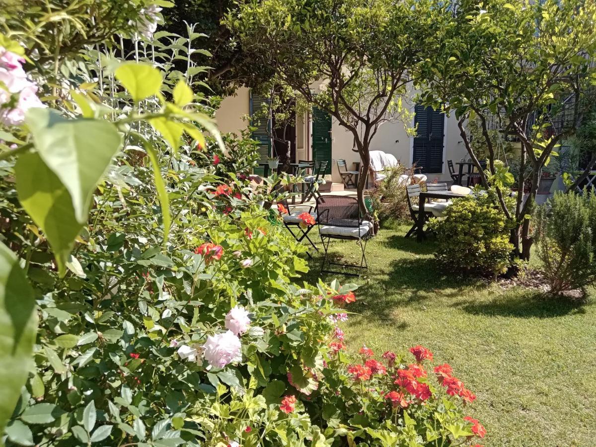 Il Giardino Di Tatiana Rooms & Breakfast La Maddalena  Exterior photo