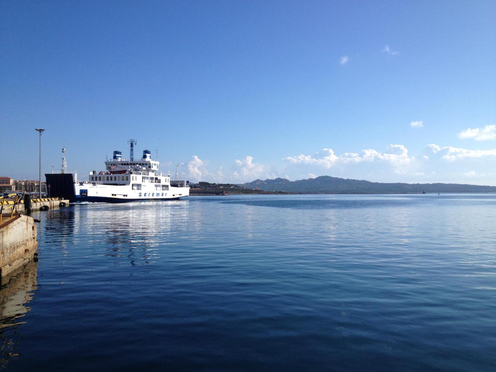 Il Giardino Di Tatiana Rooms & Breakfast La Maddalena  Room photo