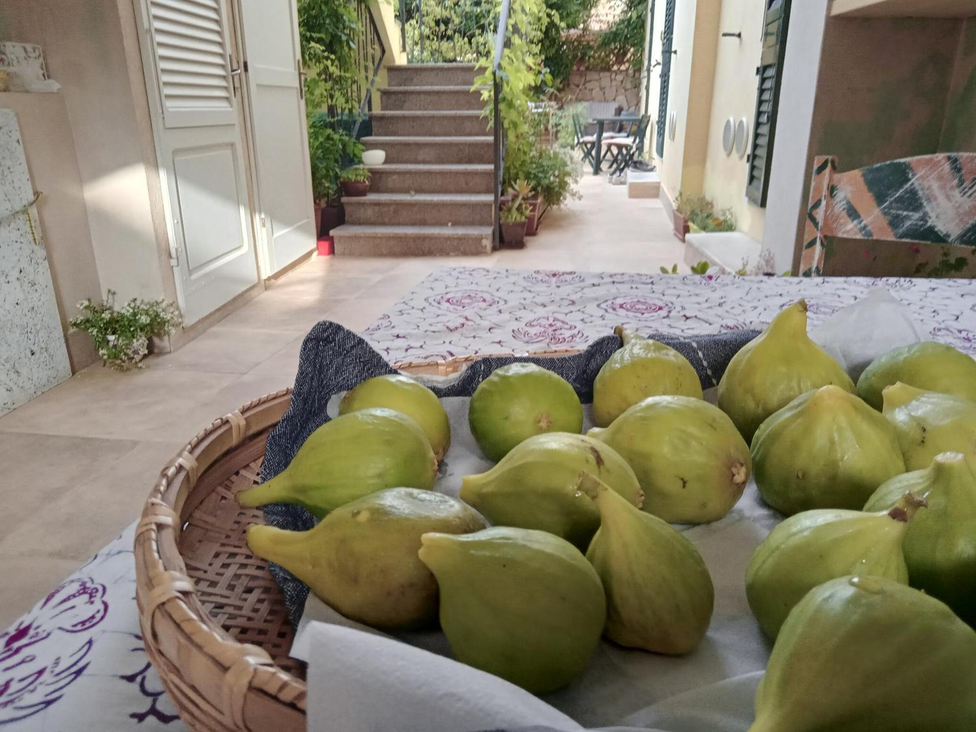 Il Giardino Di Tatiana Rooms & Breakfast La Maddalena  Room photo