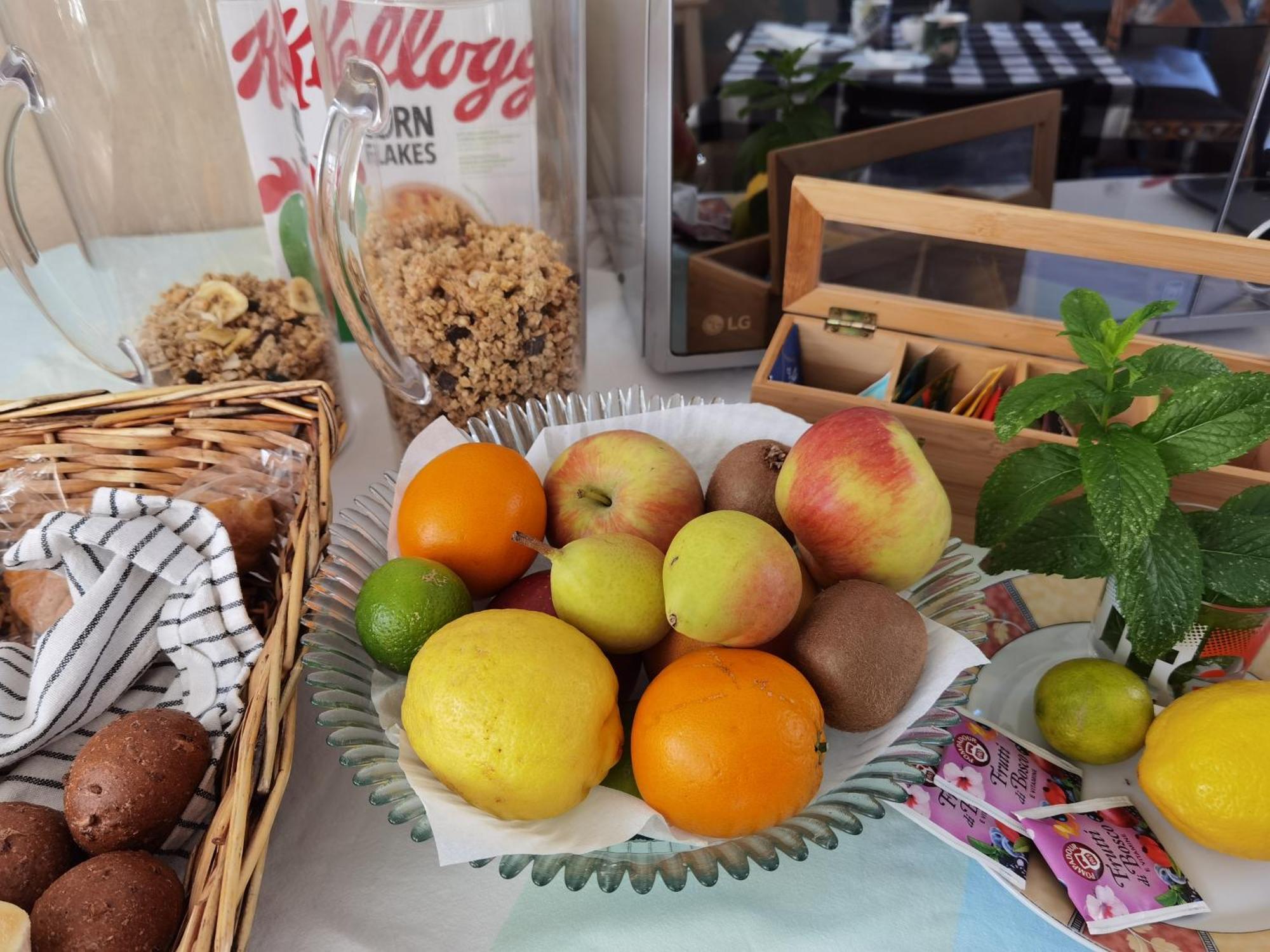Il Giardino Di Tatiana Rooms & Breakfast La Maddalena  Room photo