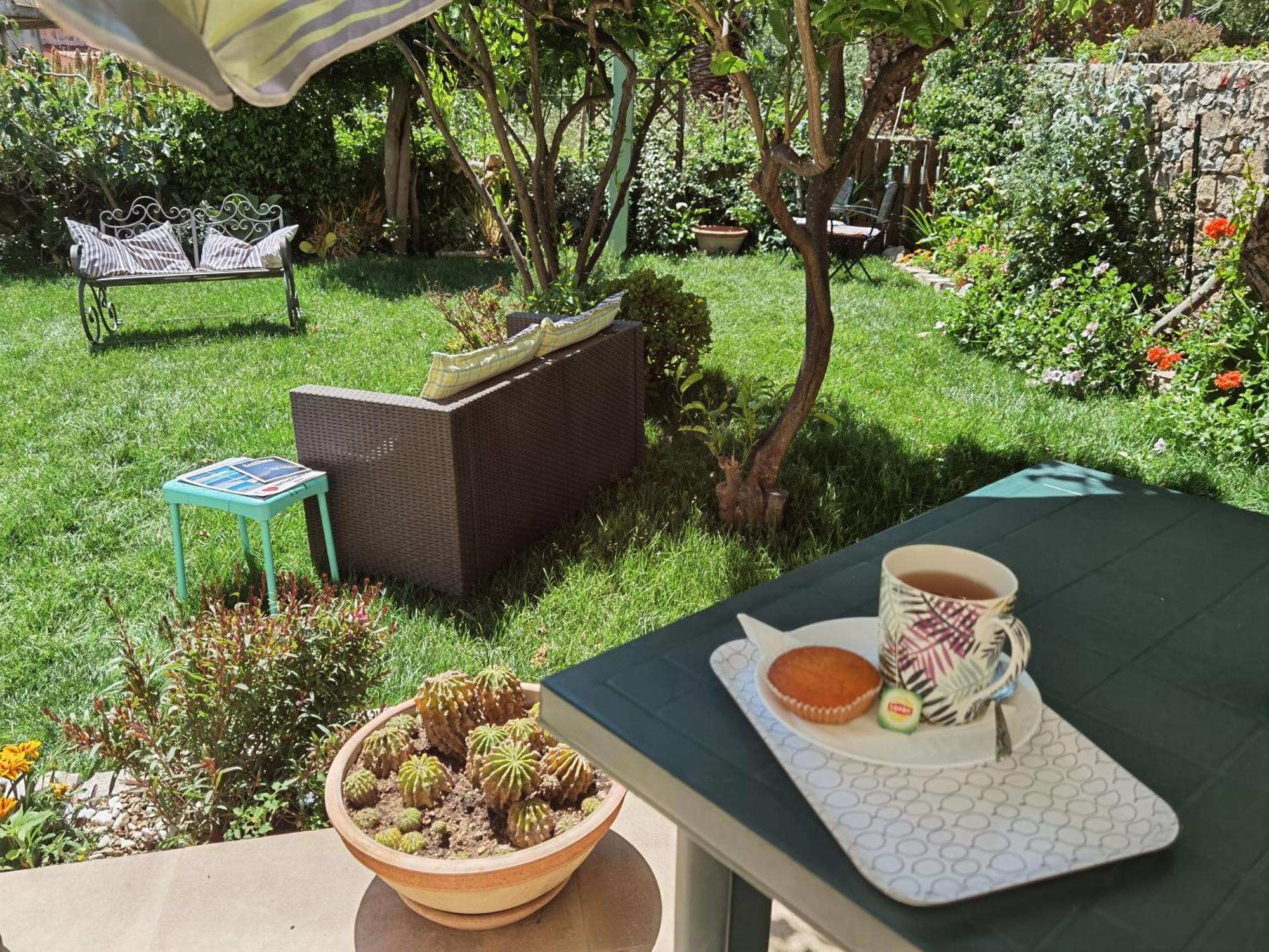 Il Giardino Di Tatiana Rooms & Breakfast La Maddalena  Room photo