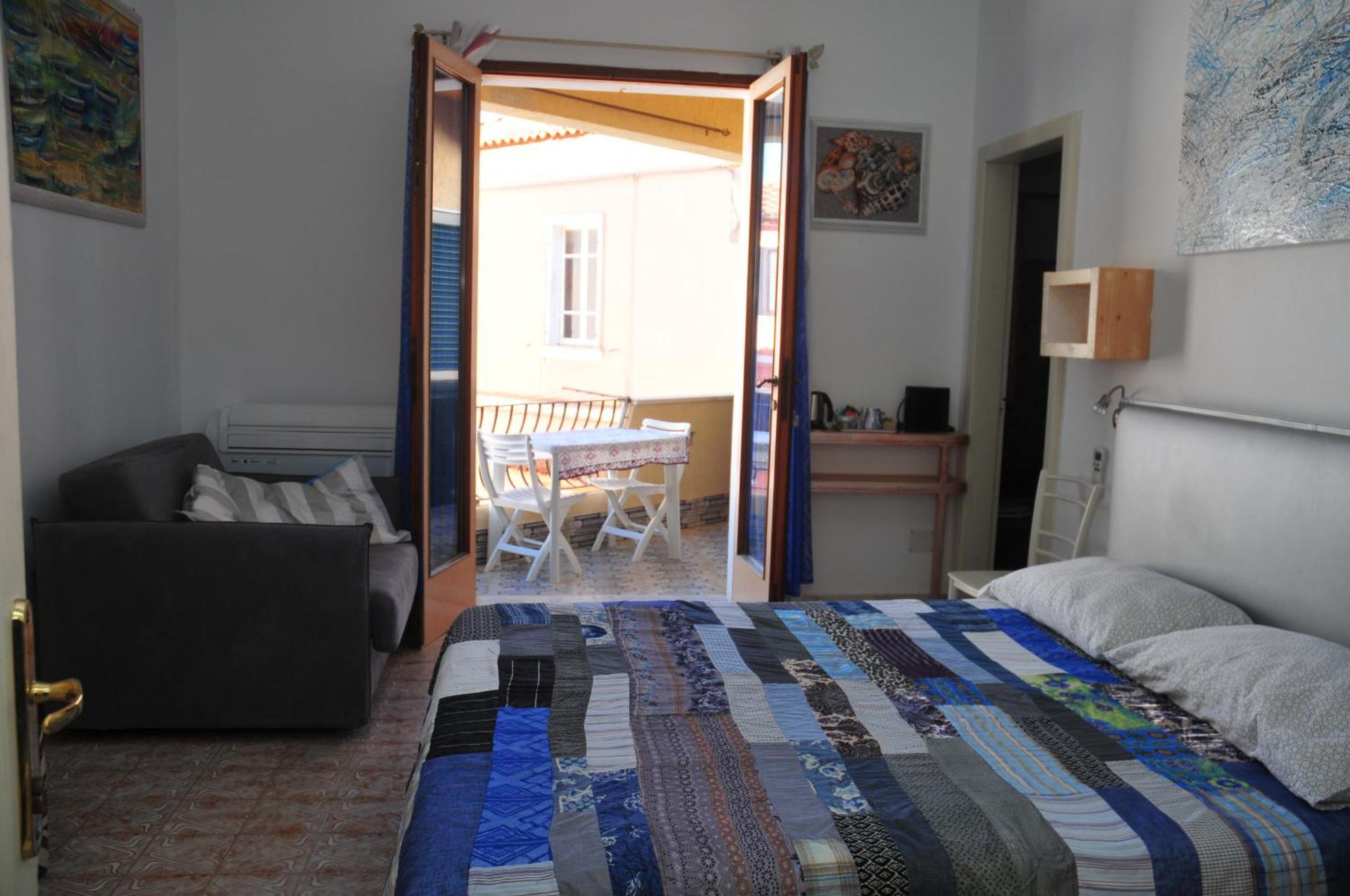 Il Giardino Di Tatiana Rooms & Breakfast La Maddalena  Room photo