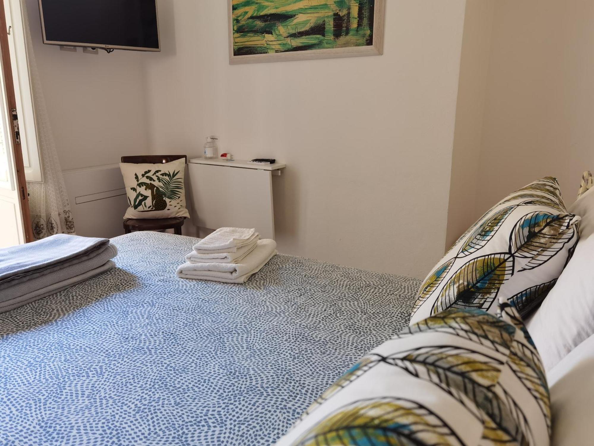 Il Giardino Di Tatiana Rooms & Breakfast La Maddalena  Room photo