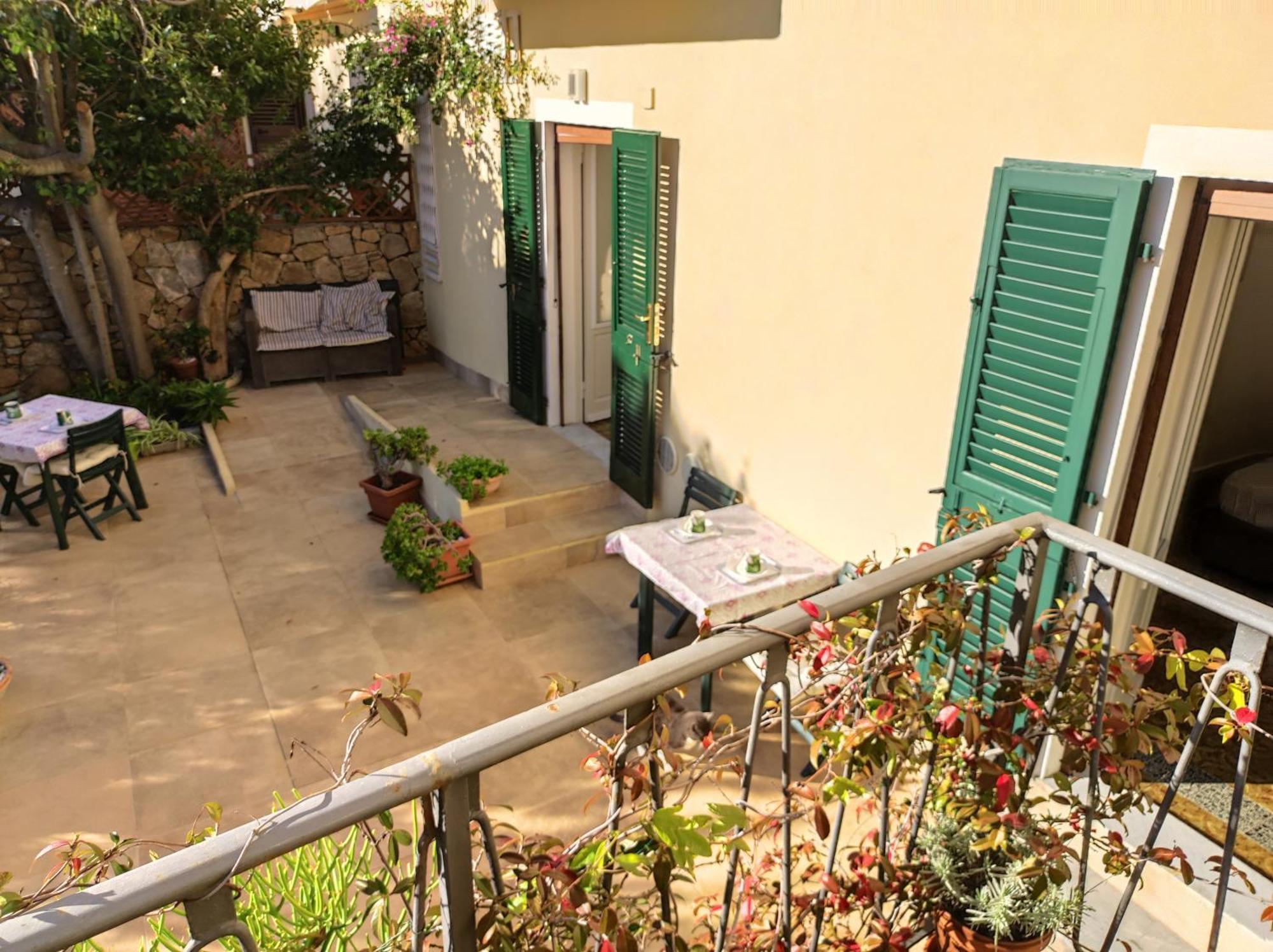 Il Giardino Di Tatiana Rooms & Breakfast La Maddalena  Exterior photo