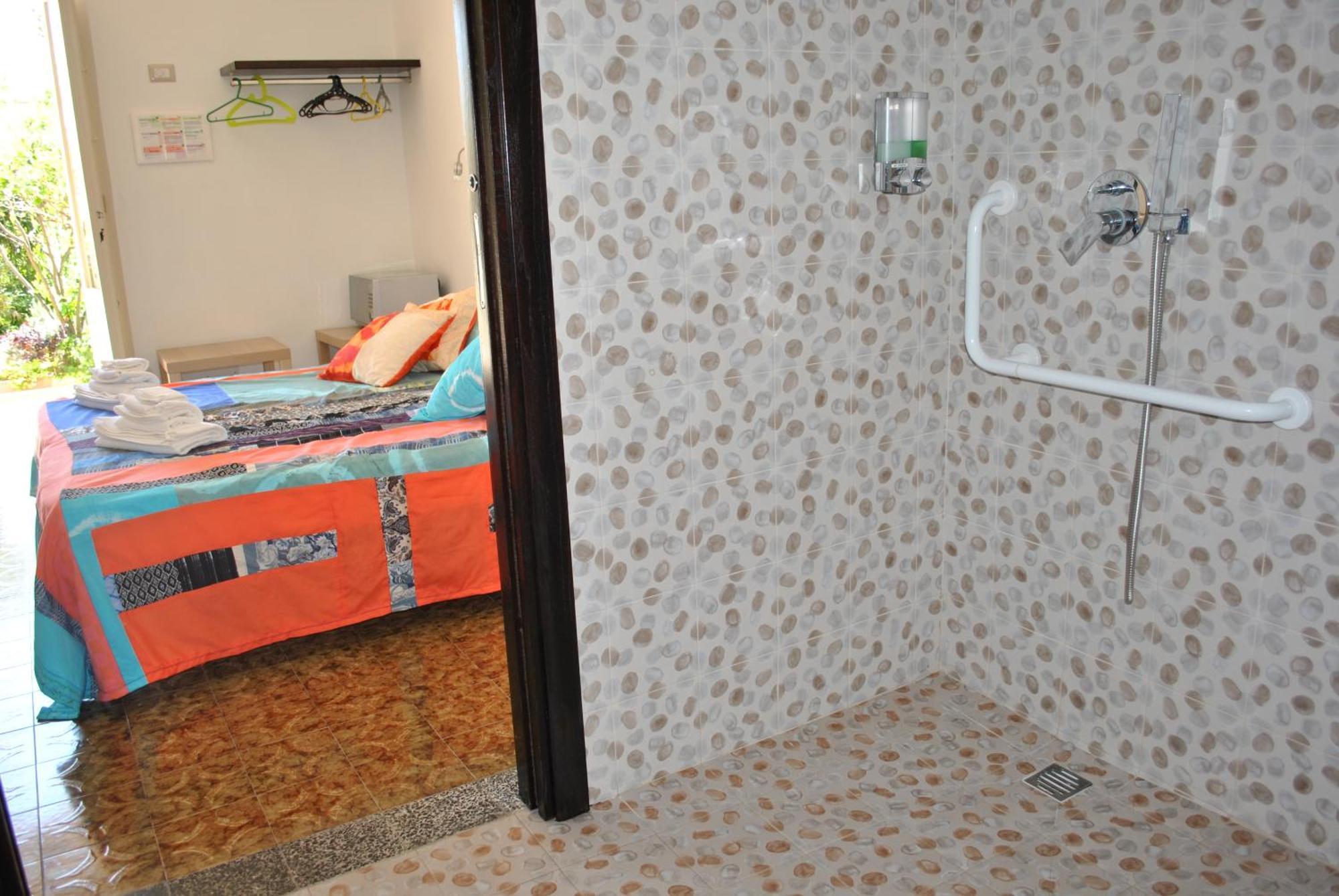 Il Giardino Di Tatiana Rooms & Breakfast La Maddalena  Room photo