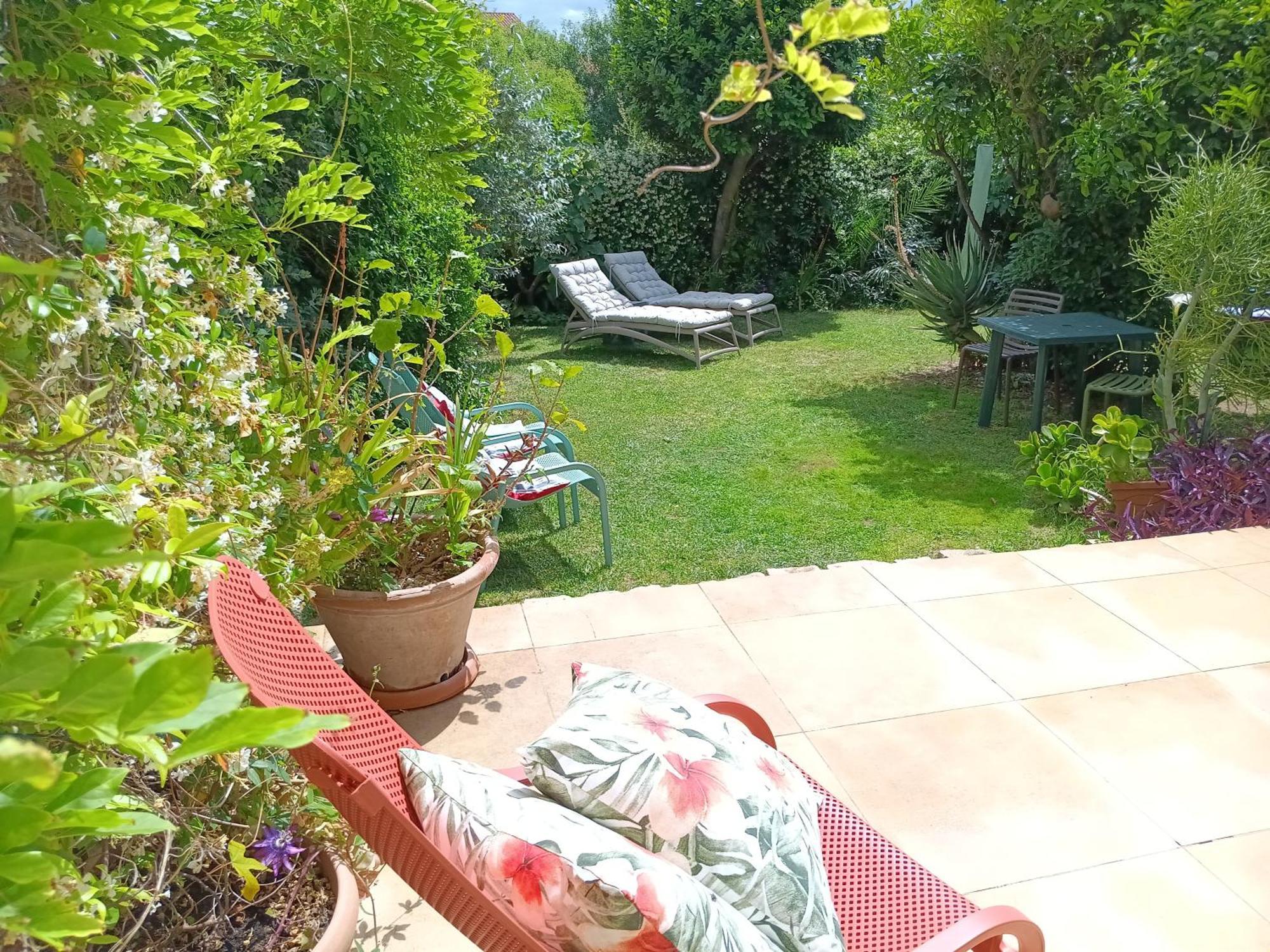 Il Giardino Di Tatiana Rooms & Breakfast La Maddalena  Exterior photo
